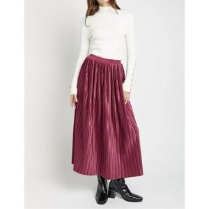 En Saison Rozlyn Pleated Midi Skirt in Mulberry Sz Small